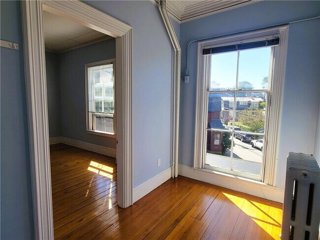 Building Photo - 106 Touro St