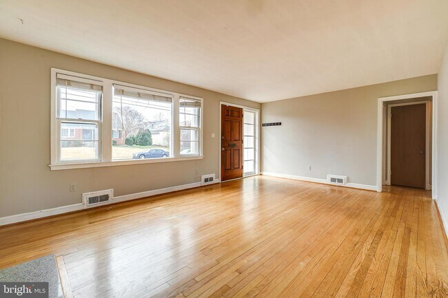 Building Photo - 2809 Pierpont St