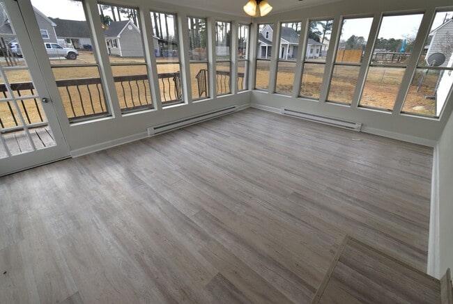 Building Photo - 505 E Birchwood Dr