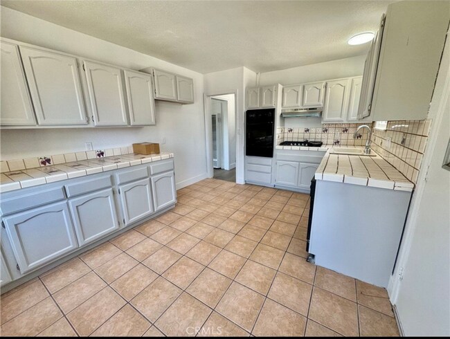 Building Photo - 249 S Matthisen Ave