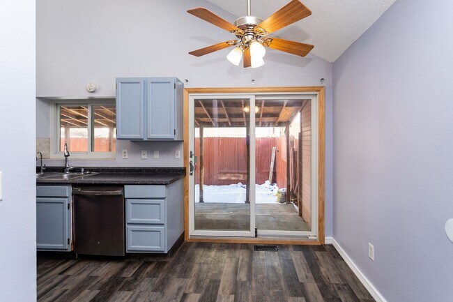 Building Photo - Great Home! Conveniently Located Home Off the Powers Corridor