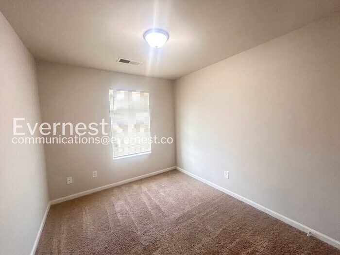 Building Photo - 1598 Iris Walk
