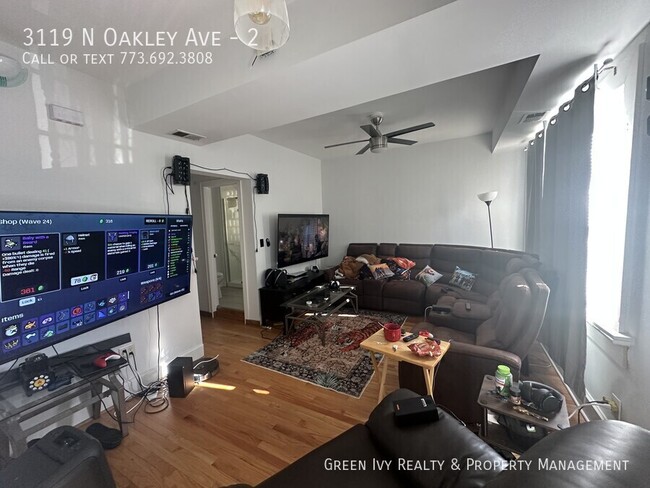 Building Photo - 3119 N Oakley Ave