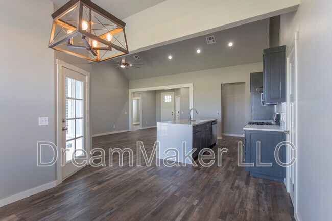 Building Photo - 3141 SE 35th St