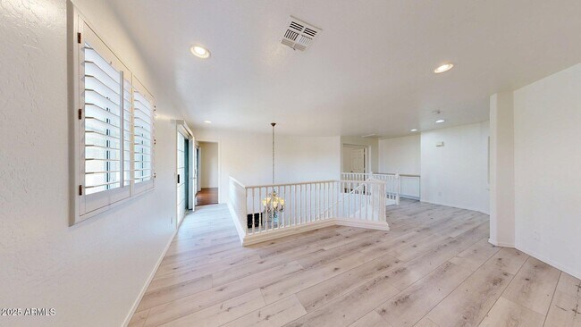 Building Photo - 6434 W Honeysuckle Dr