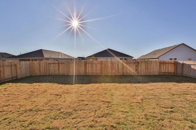 Building Photo - 1003 Honey Locust Wy