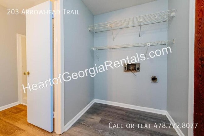 Building Photo - 203 Arrowhead Trl