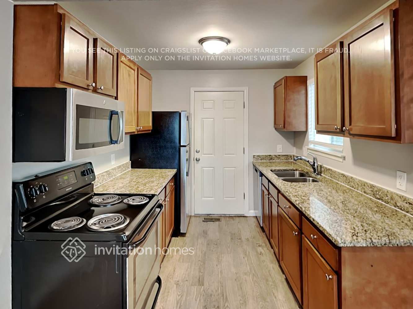 Building Photo - 17525 E Union Dr
