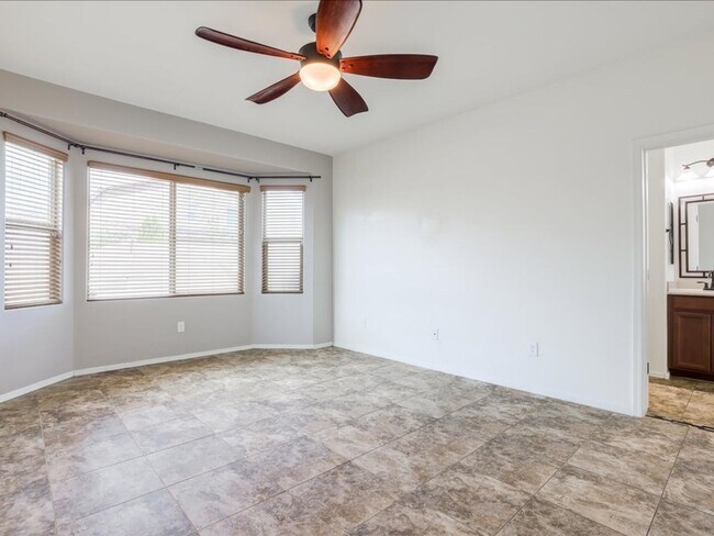 Building Photo - La Estancia 4 Bed 2.5 Bath Home