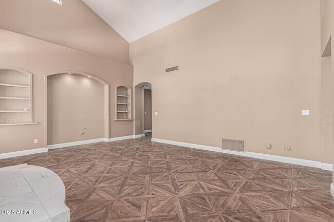 Building Photo - 9665 E Cochise Dr
