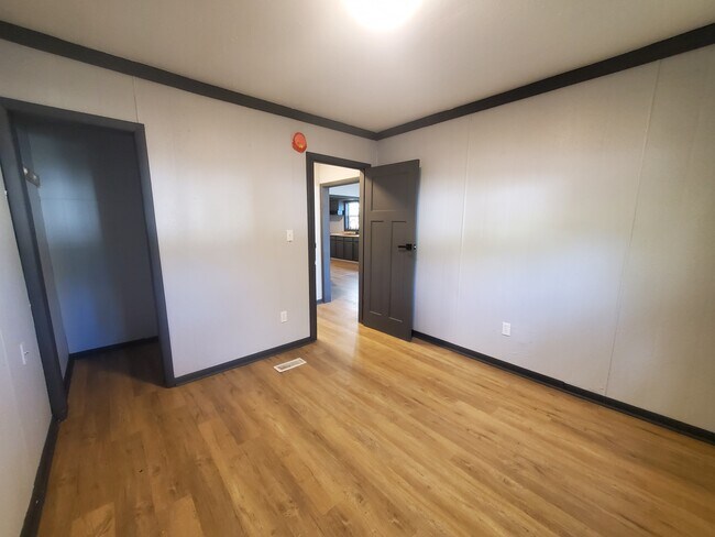 Building Photo - 2646 Reynolds St