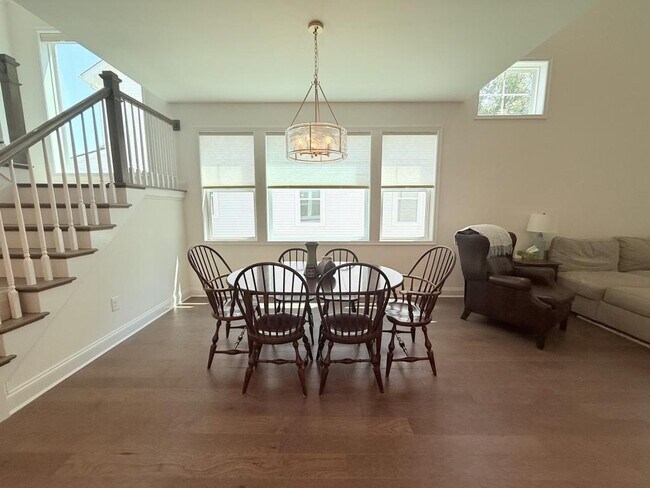 Building Photo - 3074 Summer Porch Ave