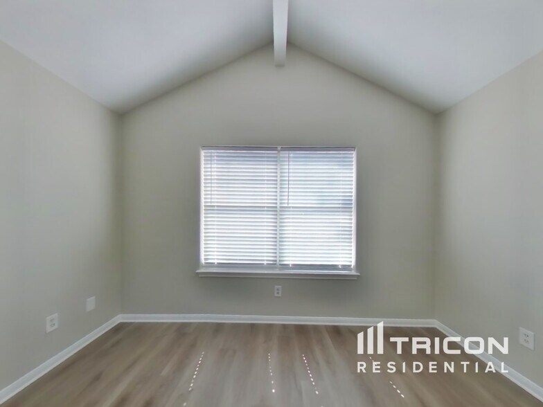 Building Photo - 16295 Hidden Deer Ln