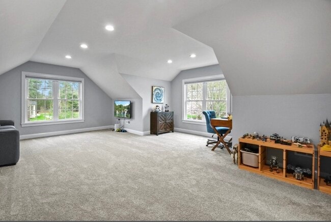 Building Photo - 15 Pine Meadow Rd