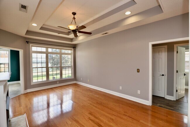 Building Photo - 1855 Beachforest Way