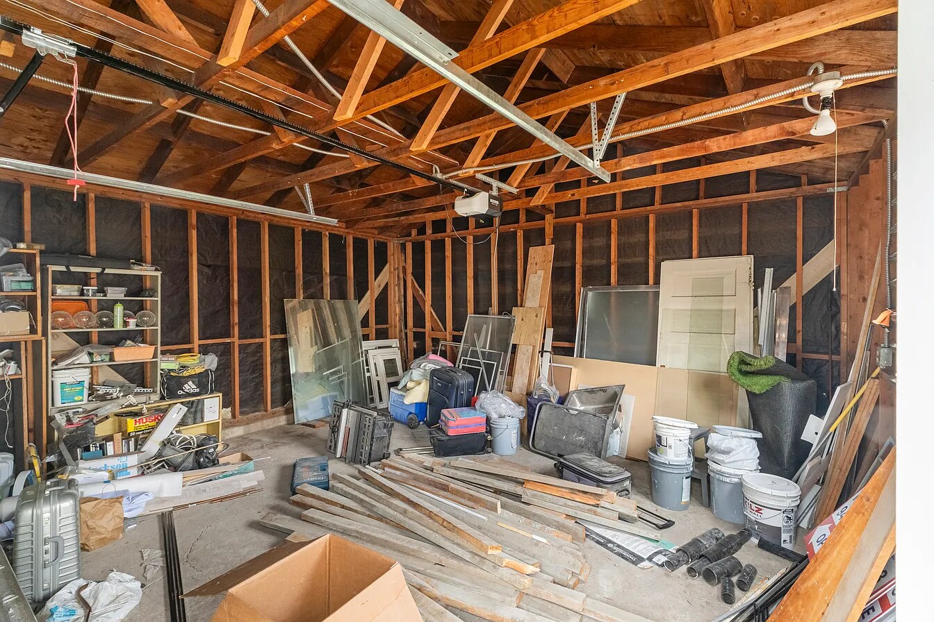 Building Photo - 715 S Norton Ave
