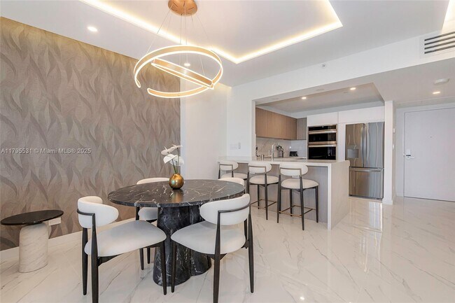 Building Photo - 2301 Collins Ave