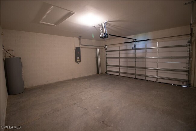 Building Photo - 514 NW 1st Ln