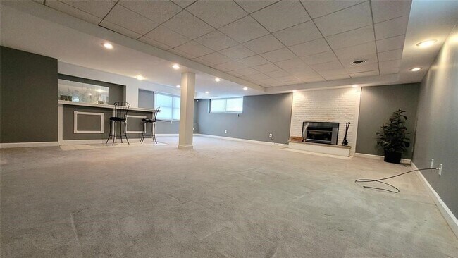 Building Photo - 45 Kenilworth Rd