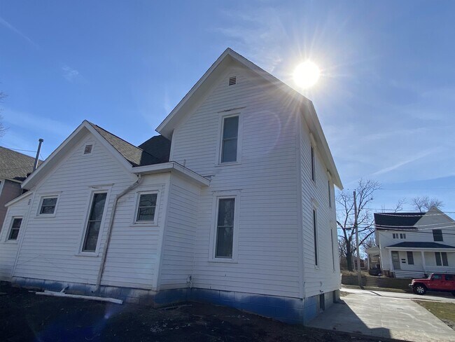 Building Photo - 540 8th Ave