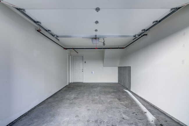 Building Photo - 3265 Fairfax St