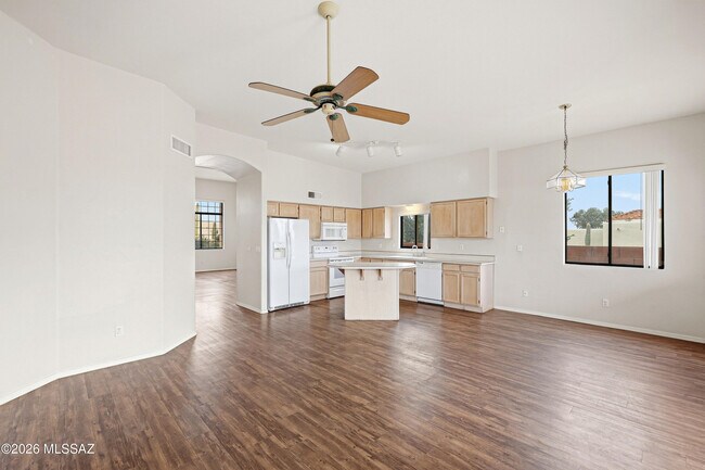 Building Photo - 1342 W Hopbush Way