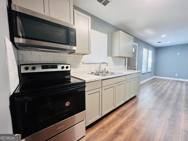 Building Photo - 459 Merrywood Dr