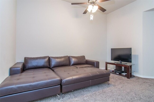 Building Photo - 4105 Comanche Dr