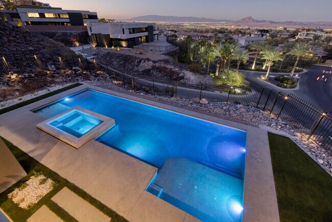 Building Photo - 609 Sleeping Dragon Dr