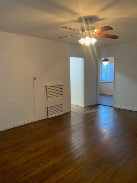 Building Photo - 11610 Oxnard St