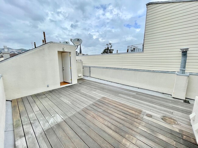 Building Photo - Prime Noe Valley 3 Level Condo w/2 car Garage, Rooftop Deck - Elizabeth @  San Jose