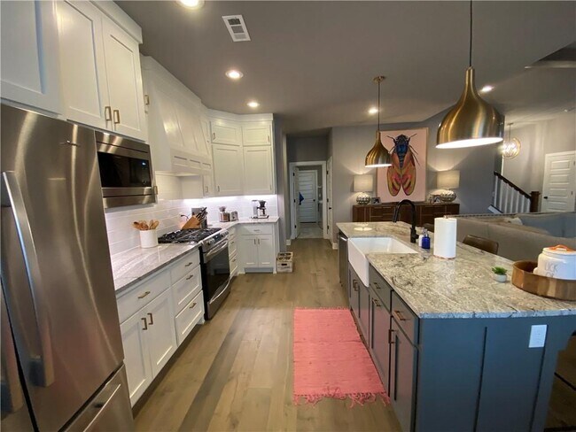 Building Photo - 300 Waterfall Ln