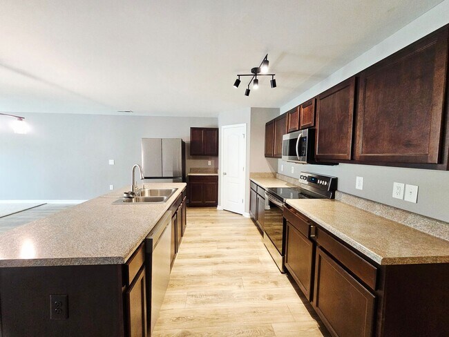 Building Photo - 1420 Demila Dr
