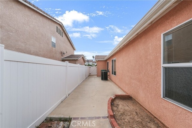 Building Photo - 37299 Jerome Ln