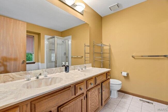 Building Photo - 1409 Oakhall Manor Ct