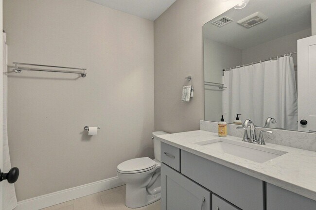 Building Photo - 40 Sage Ln