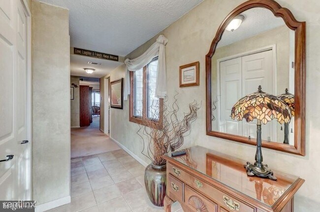 Building Photo - 2 br, 2 bath Condo - 305 Swan Cove Ln