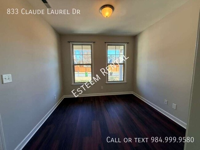 Building Photo - 833 Claude Laurel Dr