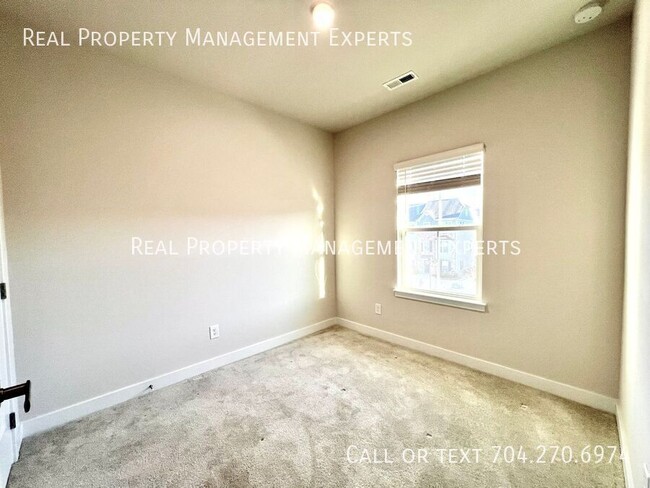 Building Photo - 1609 Aspire St