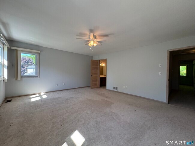 Building Photo - 223 Deer Run