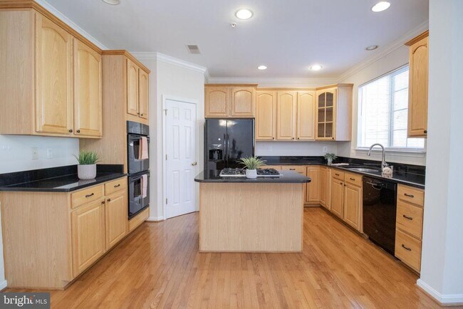 Building Photo - 1616 Benoli Ct