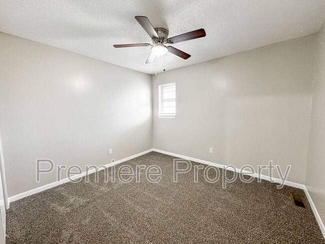 Building Photo - 11103 NW Player Dr