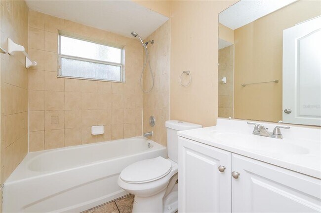 Building Photo - 1641 Larkin Rd