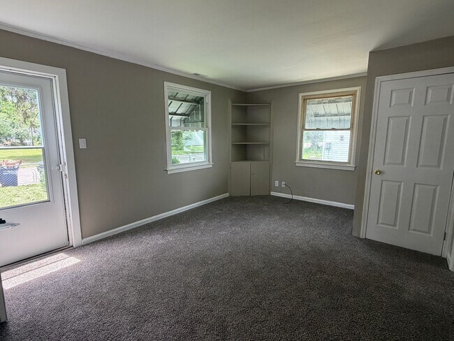 Building Photo - Newly updated 3 bedroom Cape Cod in Dayton