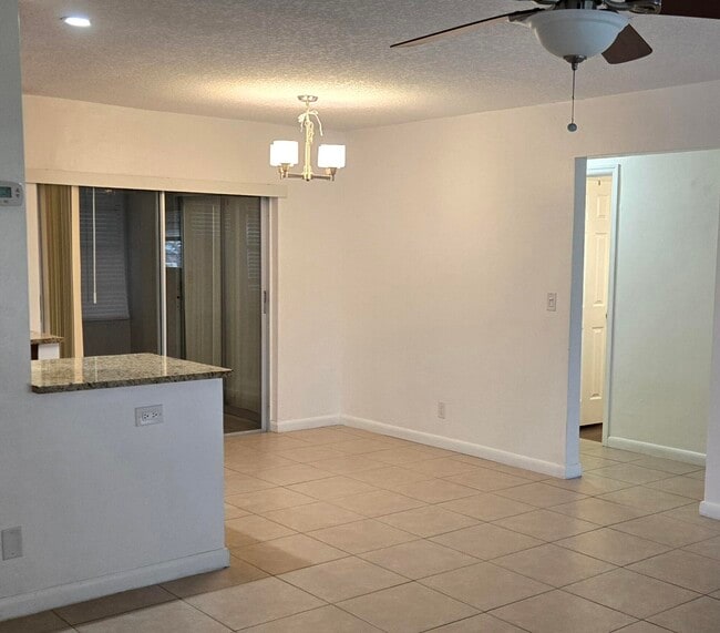 Building Photo - 114 Leisureville Blvd