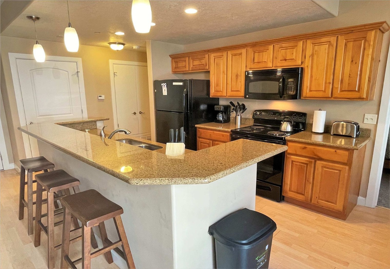 Building Photo - 606 W S Temple St