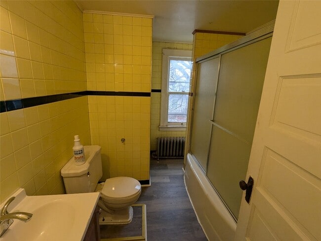 Building Photo - 107 Grant Ave