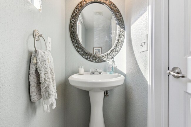 Building Photo - Arvada Townhome with Serene Lake Views