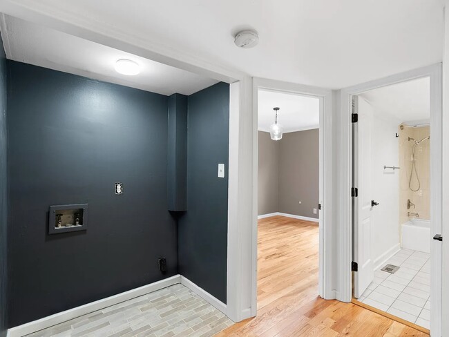 Building Photo - 5025 Hillsboro Pike