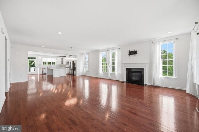 Building Photo - 24267 Purple Finch Dr